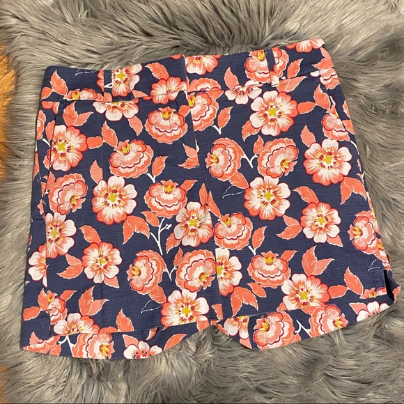 LOFT Pants - Loft By Ann Taylor Blue Floral Riviera 6” Shorts Size 4